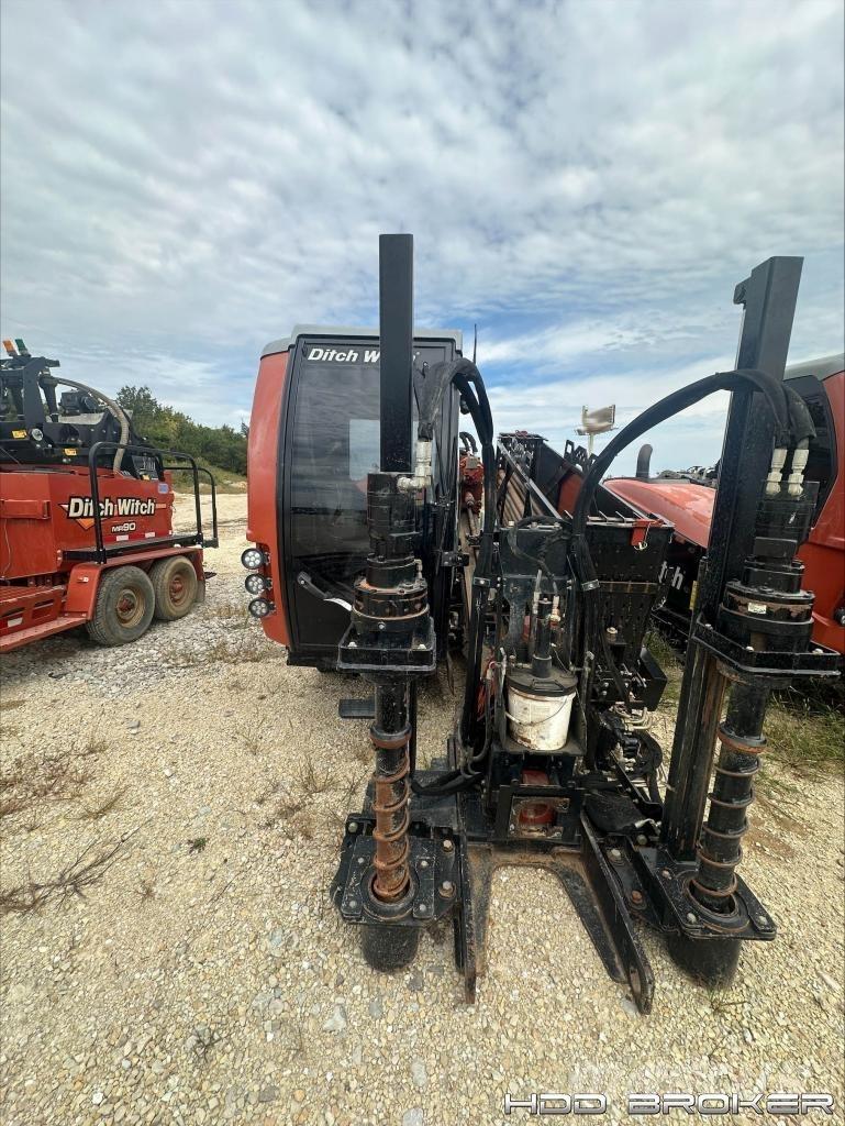 Ditch Witch AT32 Foreuse horizontale