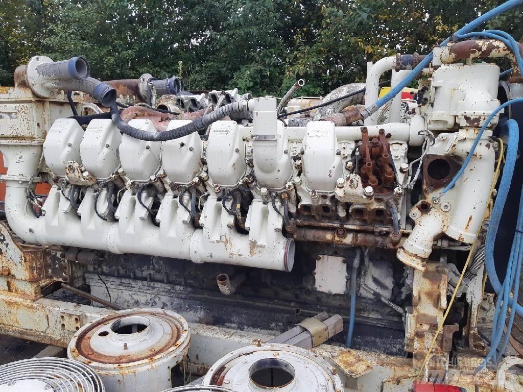 Komatsu 930E Moteur