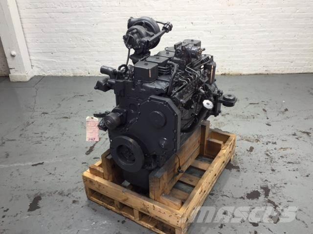 Komatsu SAA6D102 Moteur