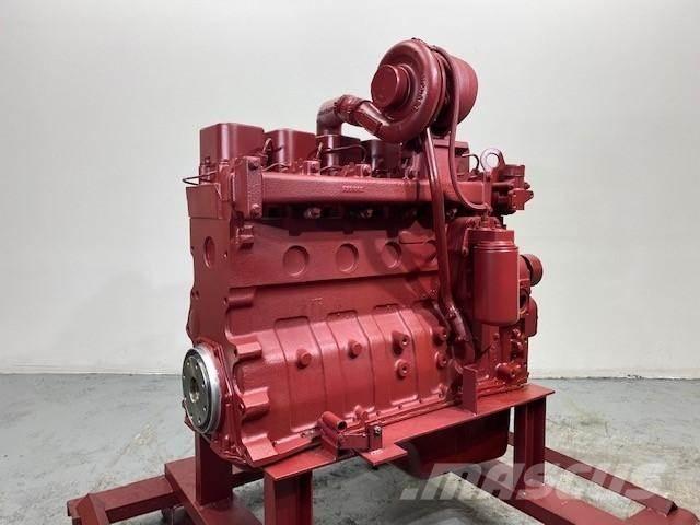 Komatsu SAA6D102 Moteur