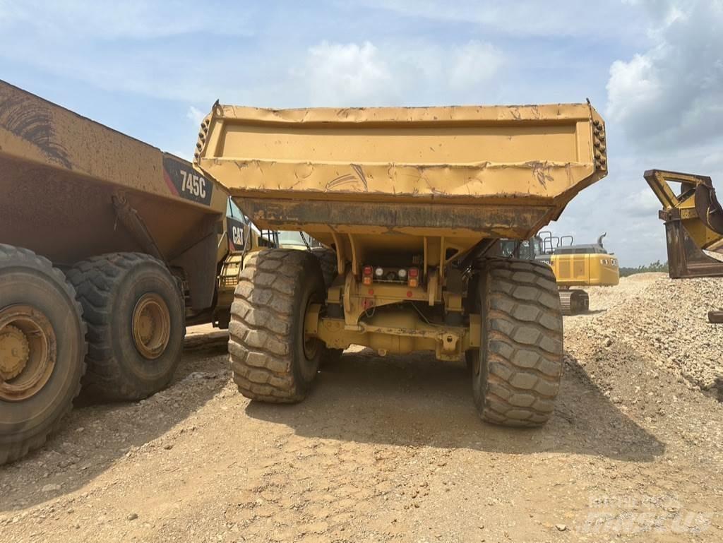 CAT 745 Tombereau articulé
