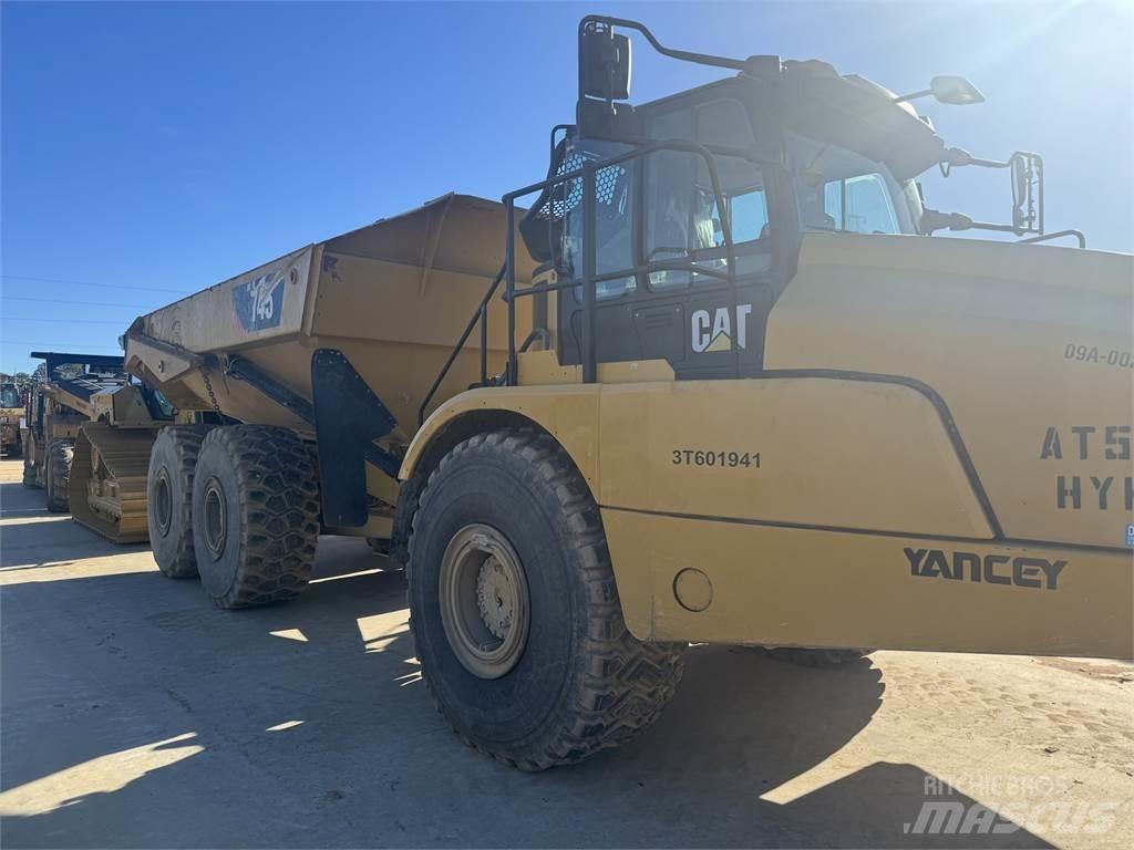 CAT 745 Tombereau articulé