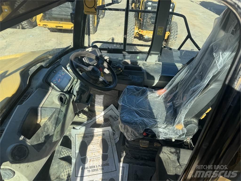 CAT 745 Tombereau articulé