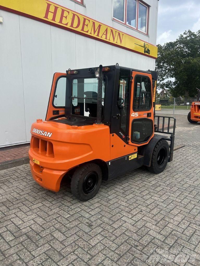 Doosan D45SC-5 Chariots diesel