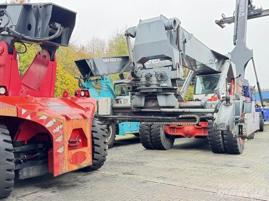 CVS Ferrari F328PB Reachstackers