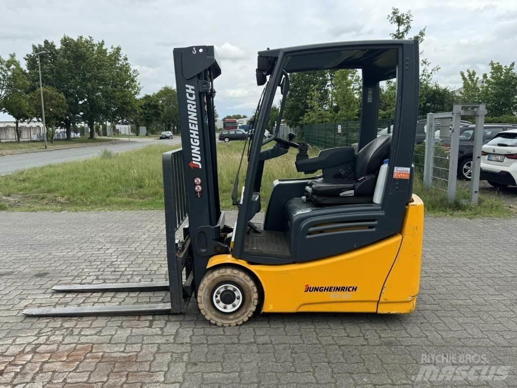 Jungheinrich EFG213 Chariots élévateurs électriques