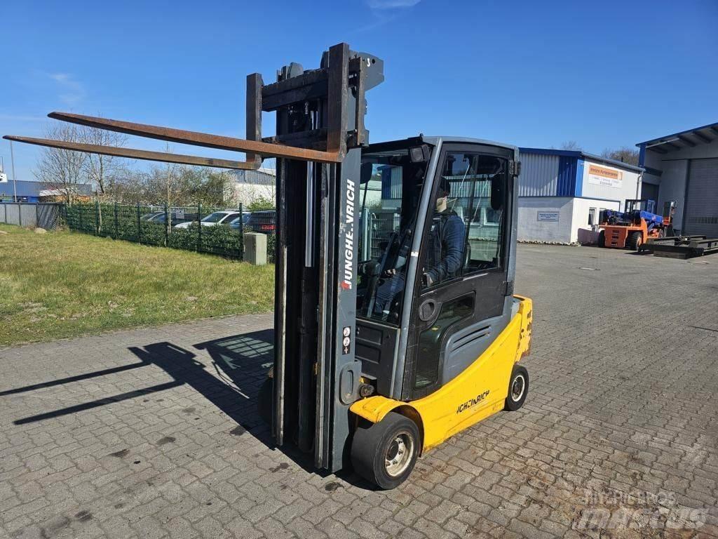 Jungheinrich EFG320 Chariots élévateurs électriques