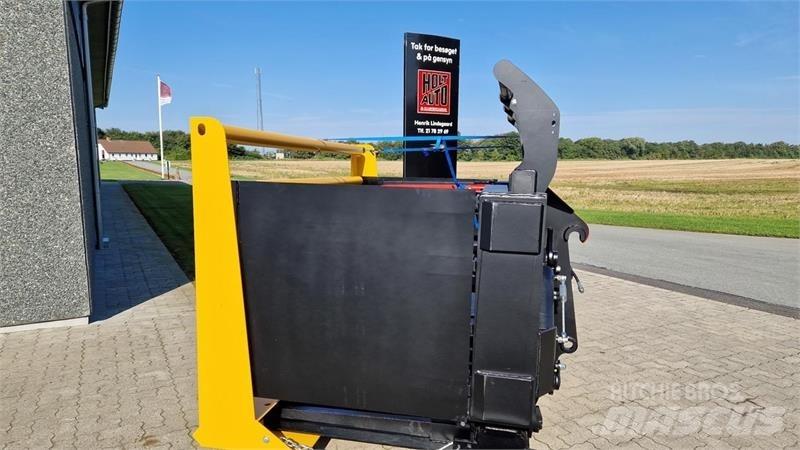 JST  Chargeuse sur pneus