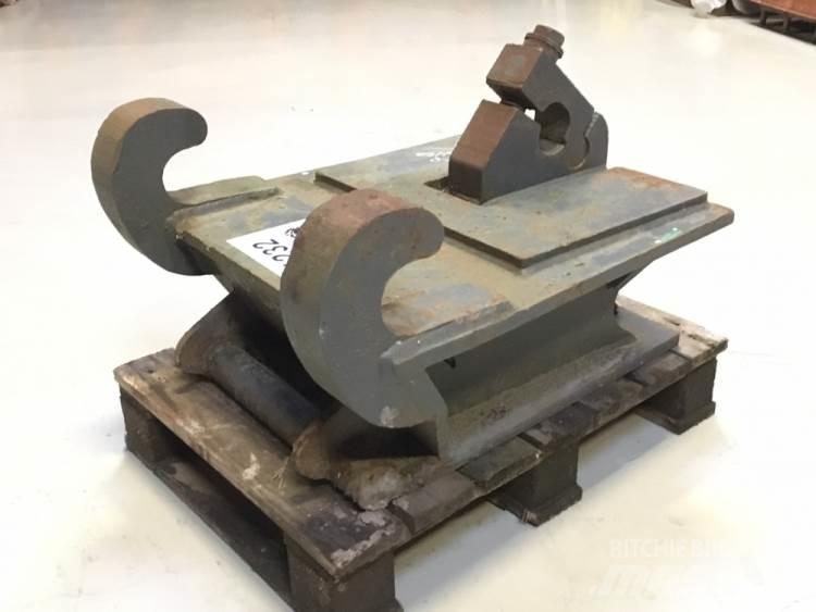  Adapter / Hurtigskift Attache rapide pour godet