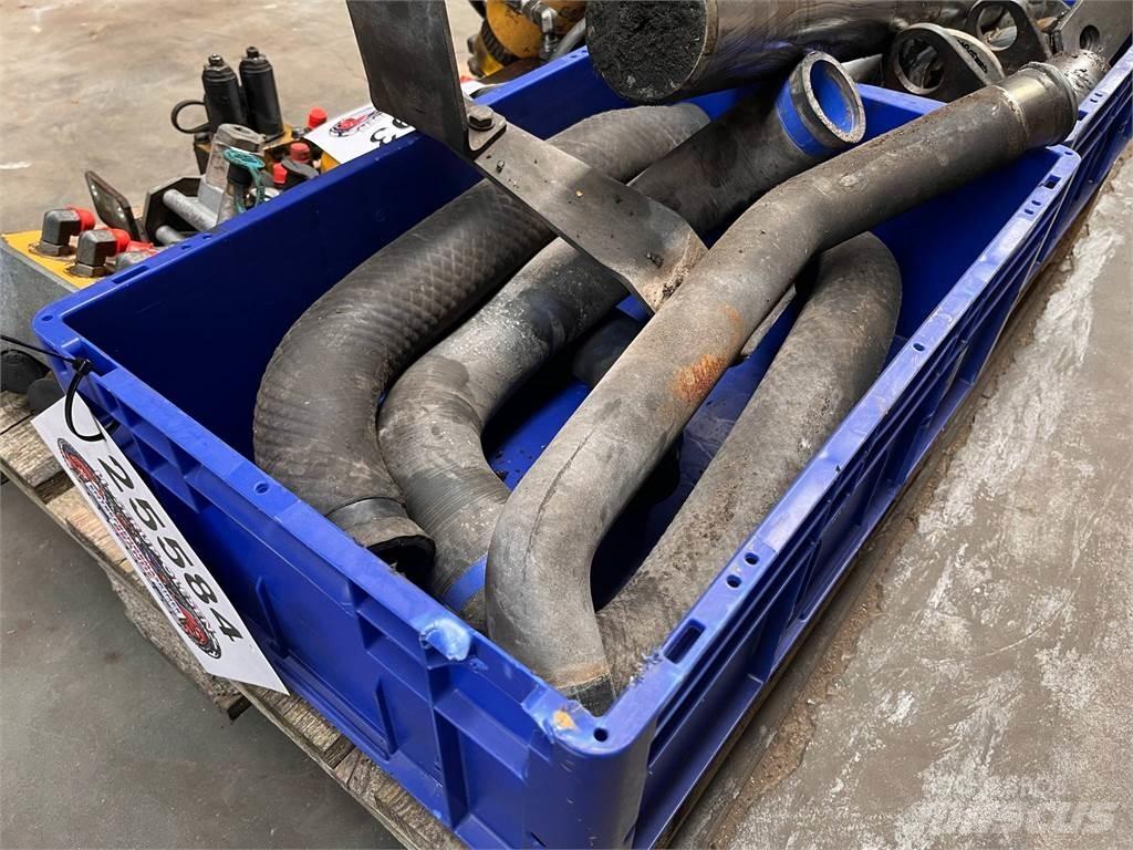 CAT 323D kølerslanger Moteur