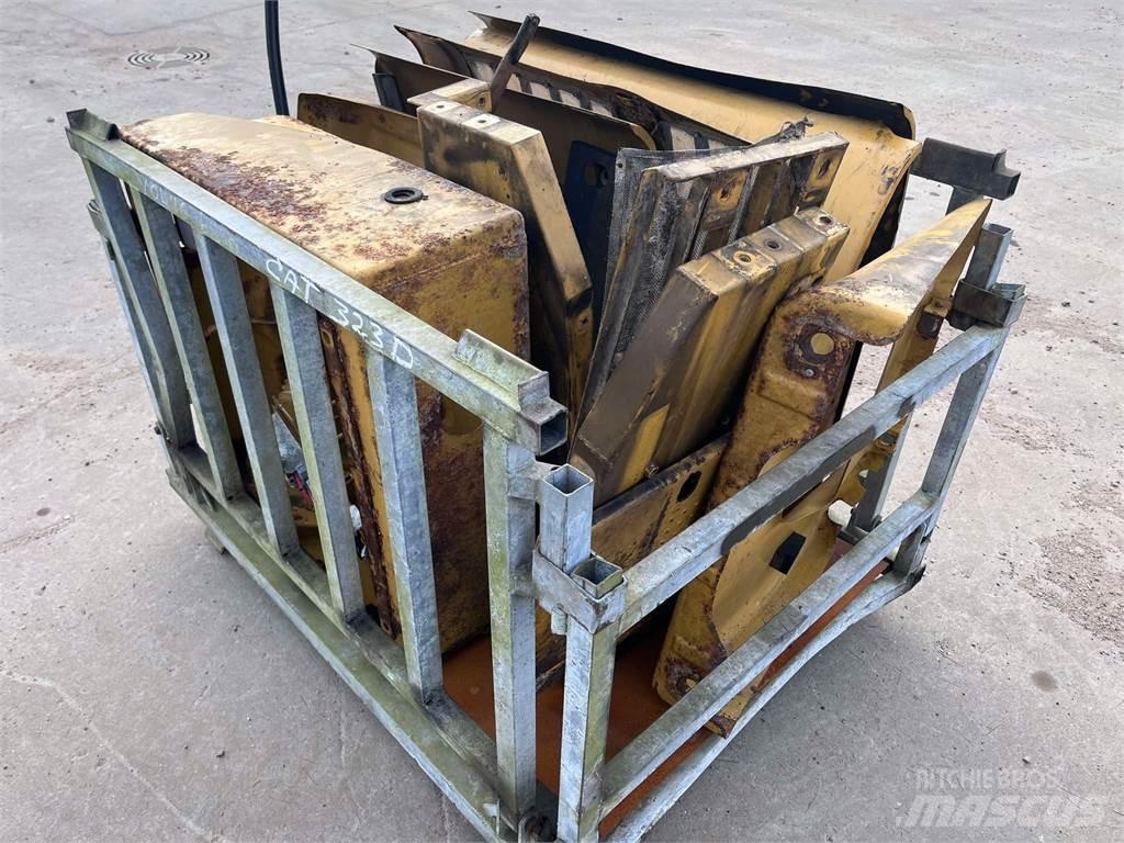 CAT 323D Skærme Autres accessoires