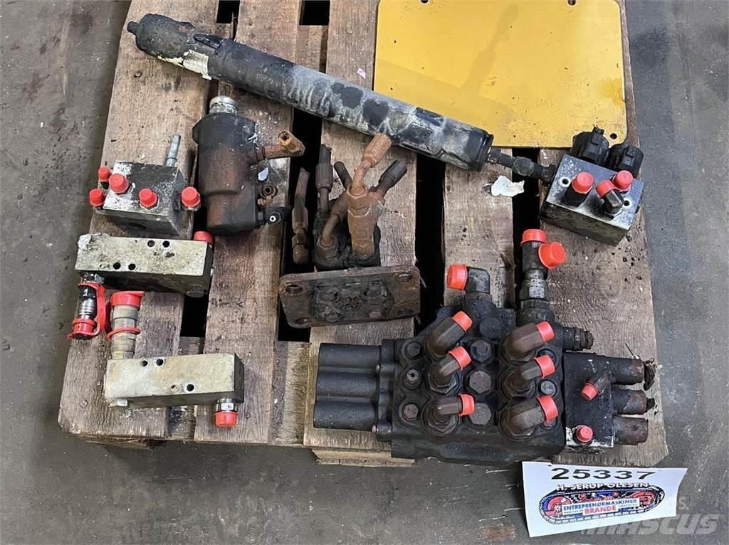 CAT 908M Diverse dele Hydraulique