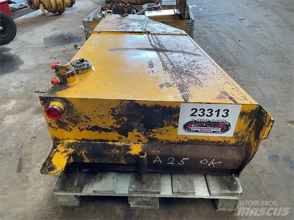  Dieseltank ex. Volvo A25 Autres accessoires