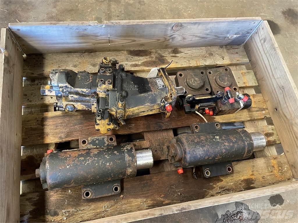  Diverse dele ex. Cat 206 Hydraulique