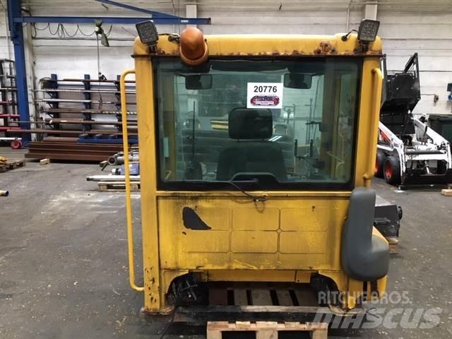  Førerhus ex. Volvo L180E Autres accessoires