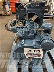 Kubota V800 motor - 4 cyl. Moteur