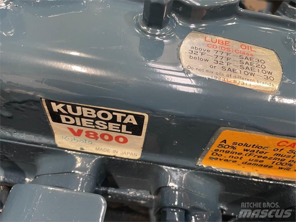 Kubota V800 motor - 4 cyl. Moteur