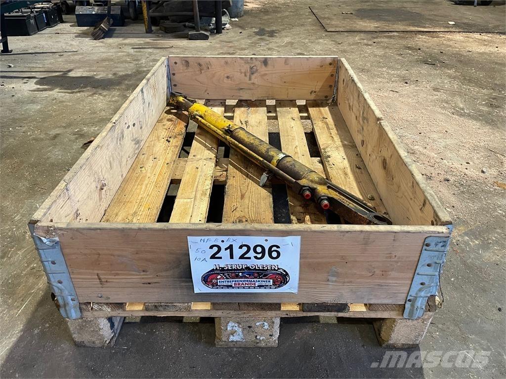  Skovlcylinder ex. MF50BX Hydraulique