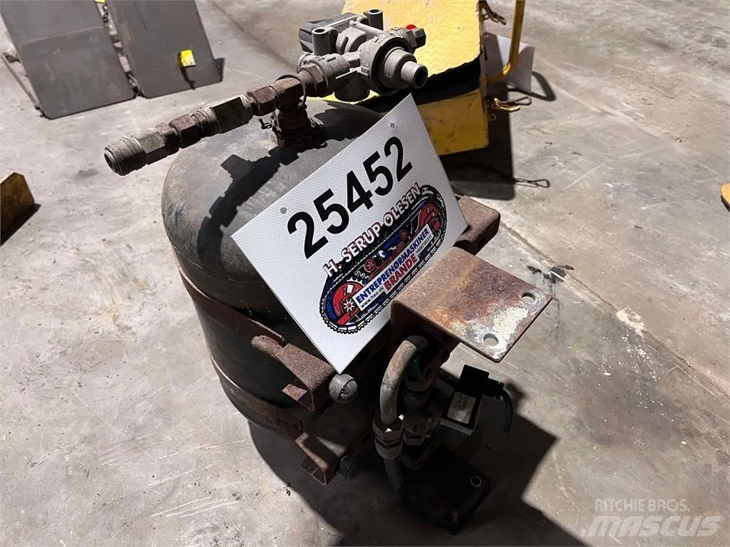 Volvo L120F lufttank Autres accessoires