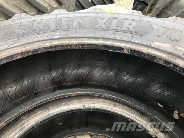  Rear Tyres Pneus, roues et jantes