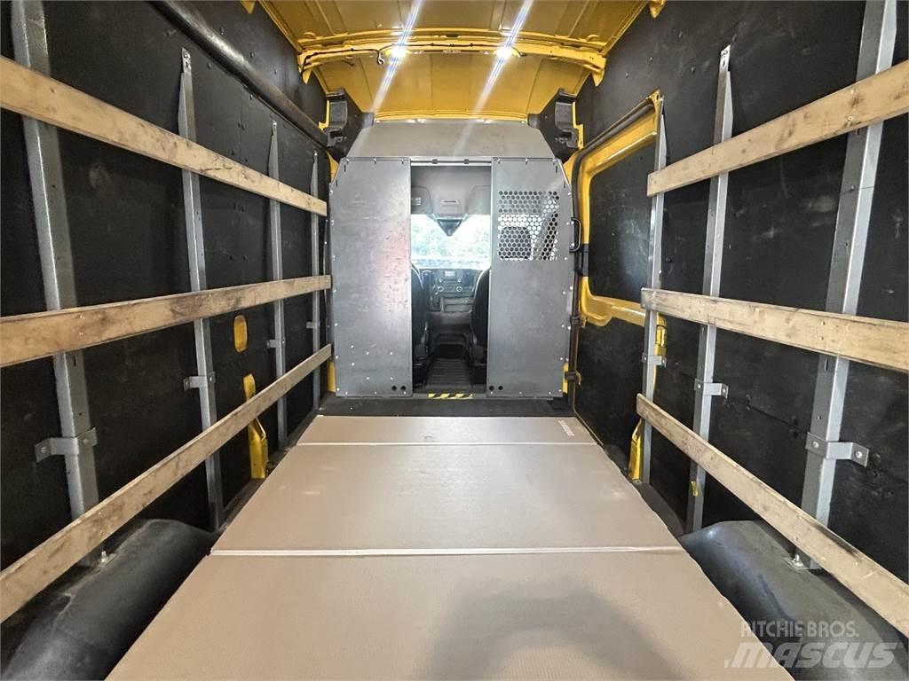 Ford Transit 250 Utilitaire benne