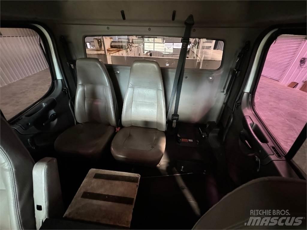 Freightliner 108SD Camions et véhicules municipaux