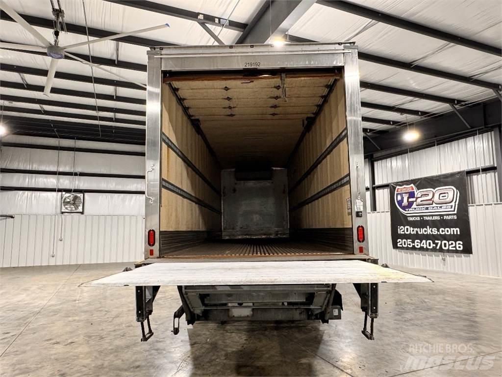 Freightliner M2 106 Camion frigorifique
