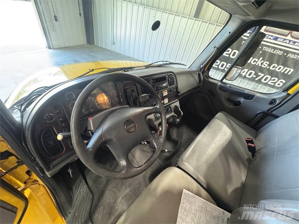Freightliner M2 106 Camion Fourgon