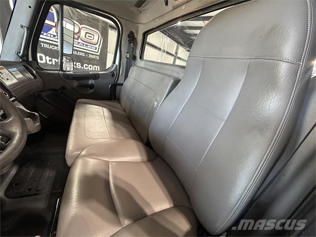 Freightliner M2 106 Châssis cabine