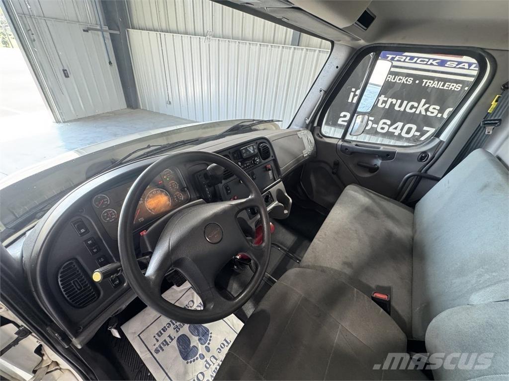 Freightliner M2106 Camion Fourgon
