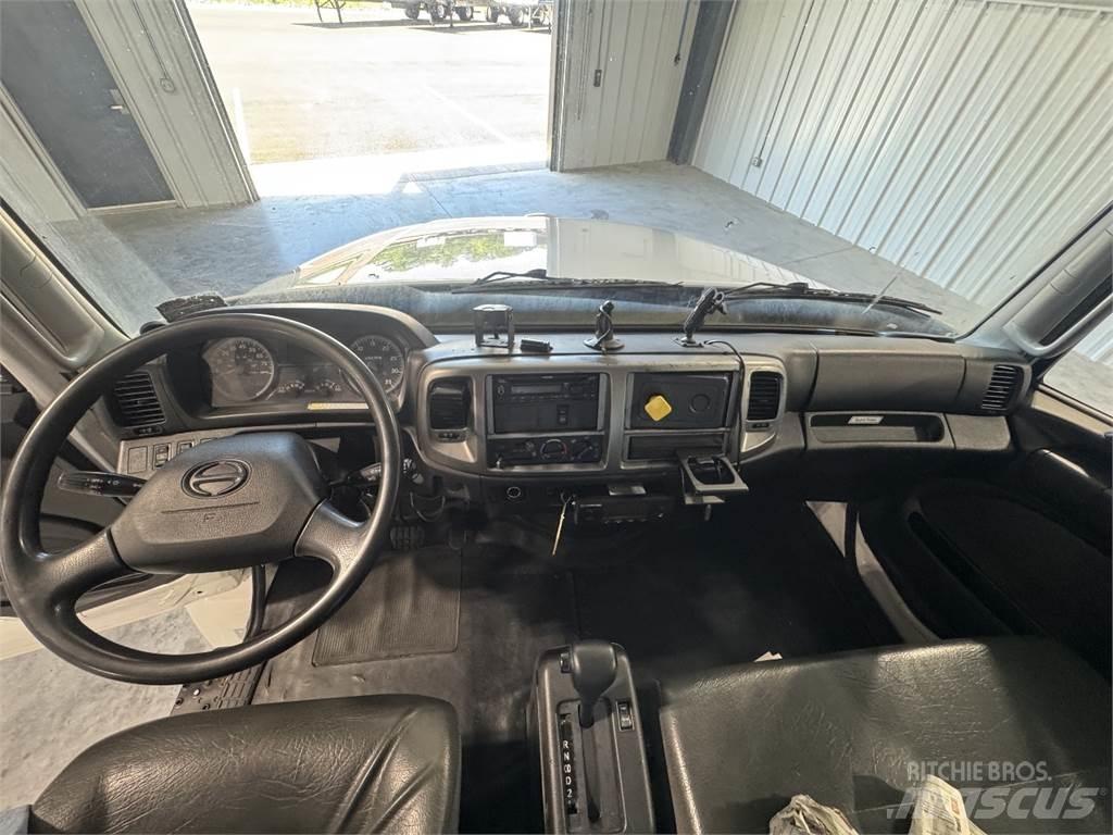 Hino 268 Camion frigorifique