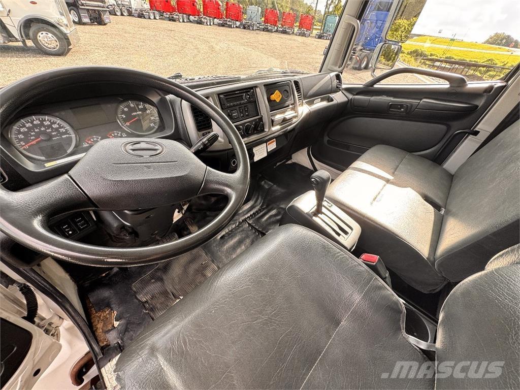 Hino 268 Camion Fourgon