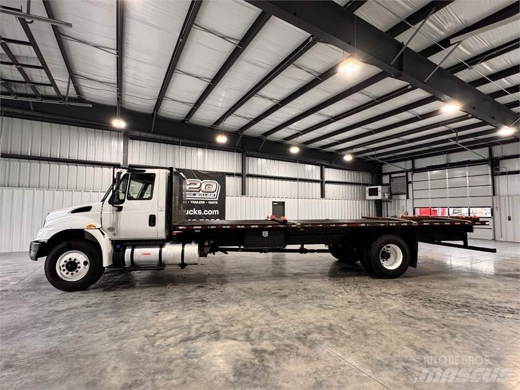 International 4300 Camion plateau