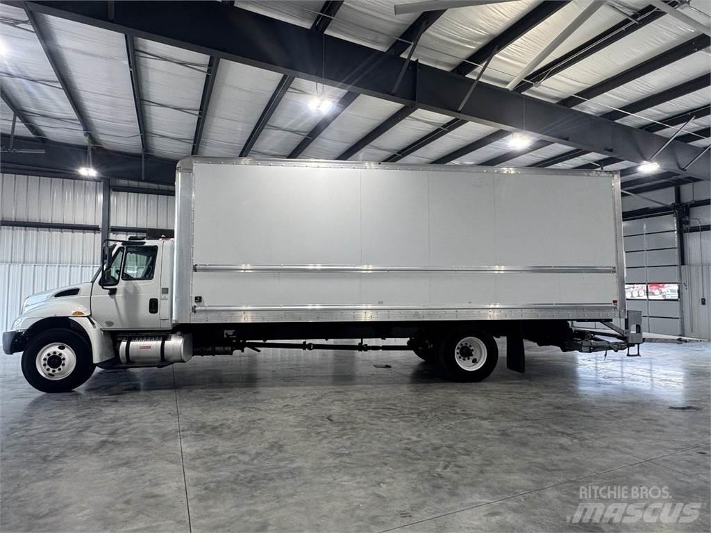 International 4300 Camion Fourgon