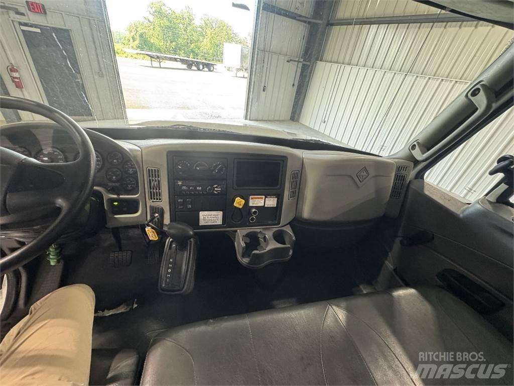 International 4300 Camion Fourgon