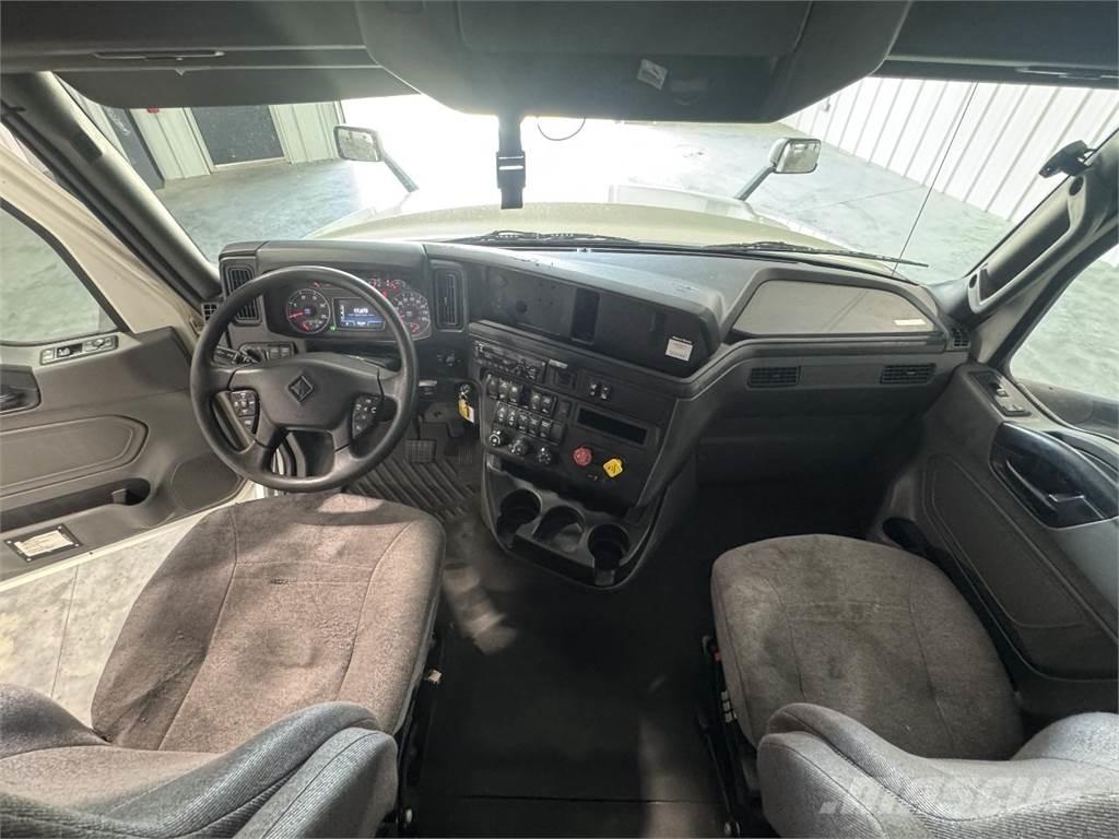 International LT625 Tracteur routier