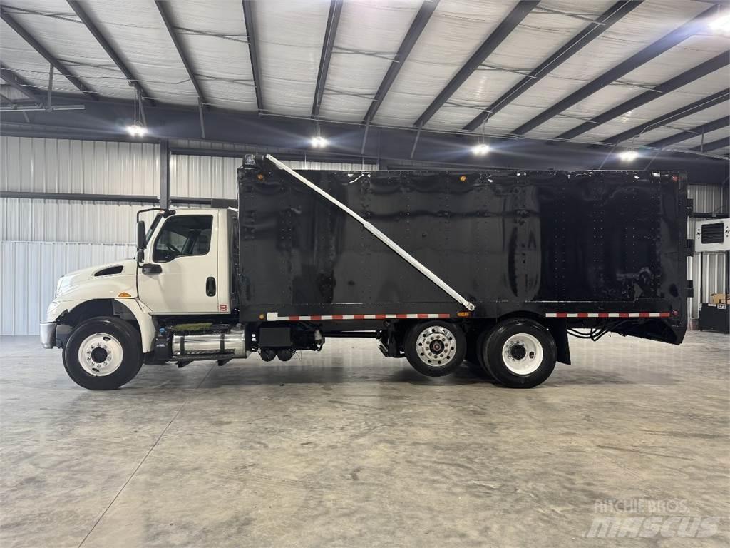 International MV607 Camion benne