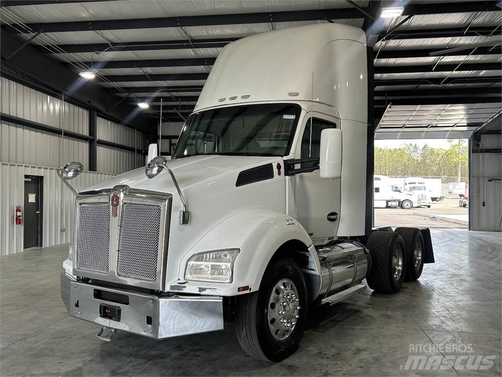 Kenworth T880 Tracteur routier