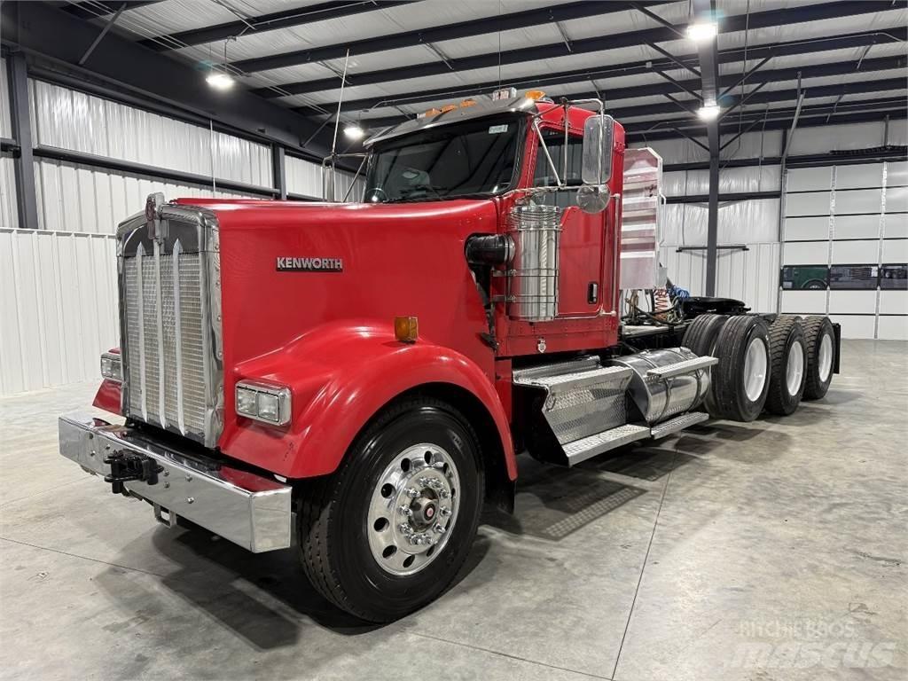 Kenworth W900L Tracteur routier