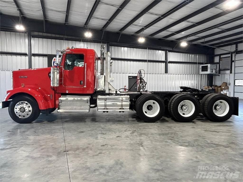 Kenworth W900L Tracteur routier