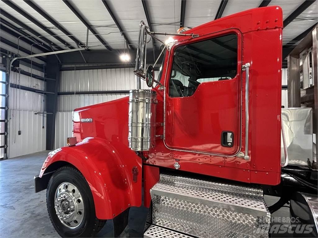 Kenworth W900L Tracteur routier