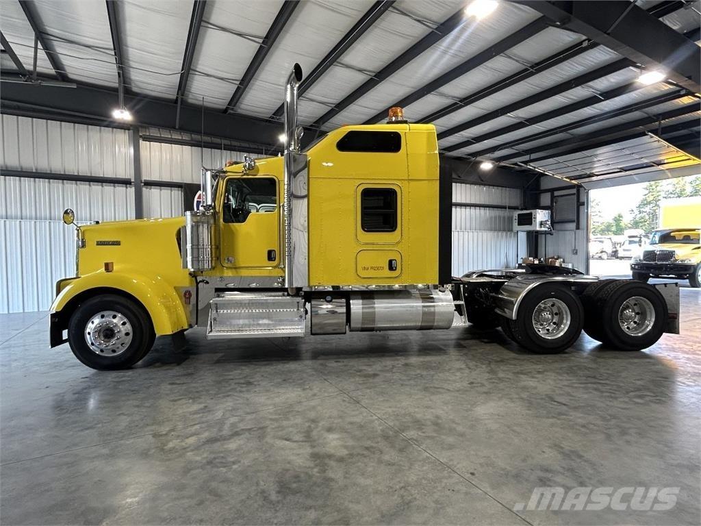 Kenworth W900L Tracteur routier