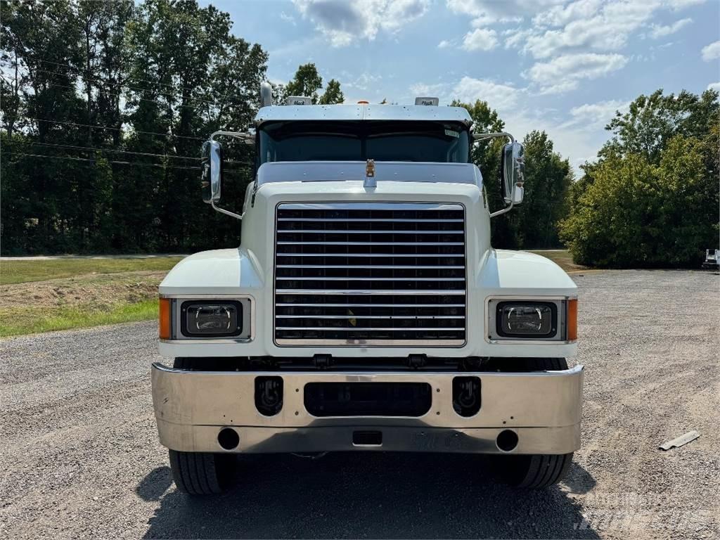 Mack CHU613 Tracteur routier