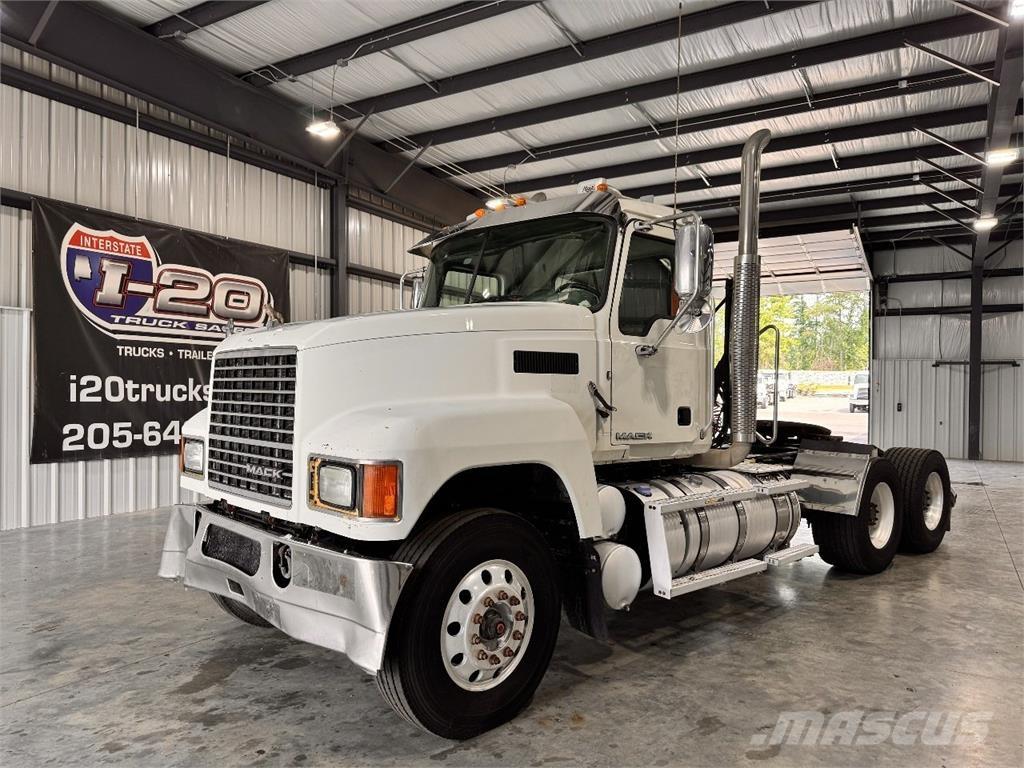 Mack CHU613 Tracteur routier