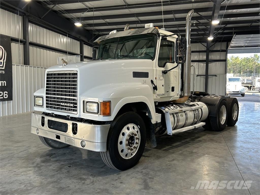 Mack CHU613 Tracteur routier