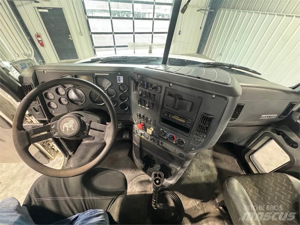 Mack GU713 Tracteur routier