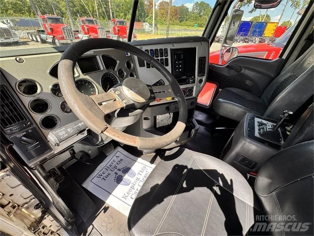 Mack GU713 Camion benne