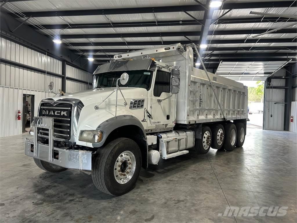 Mack GU713 Camion benne