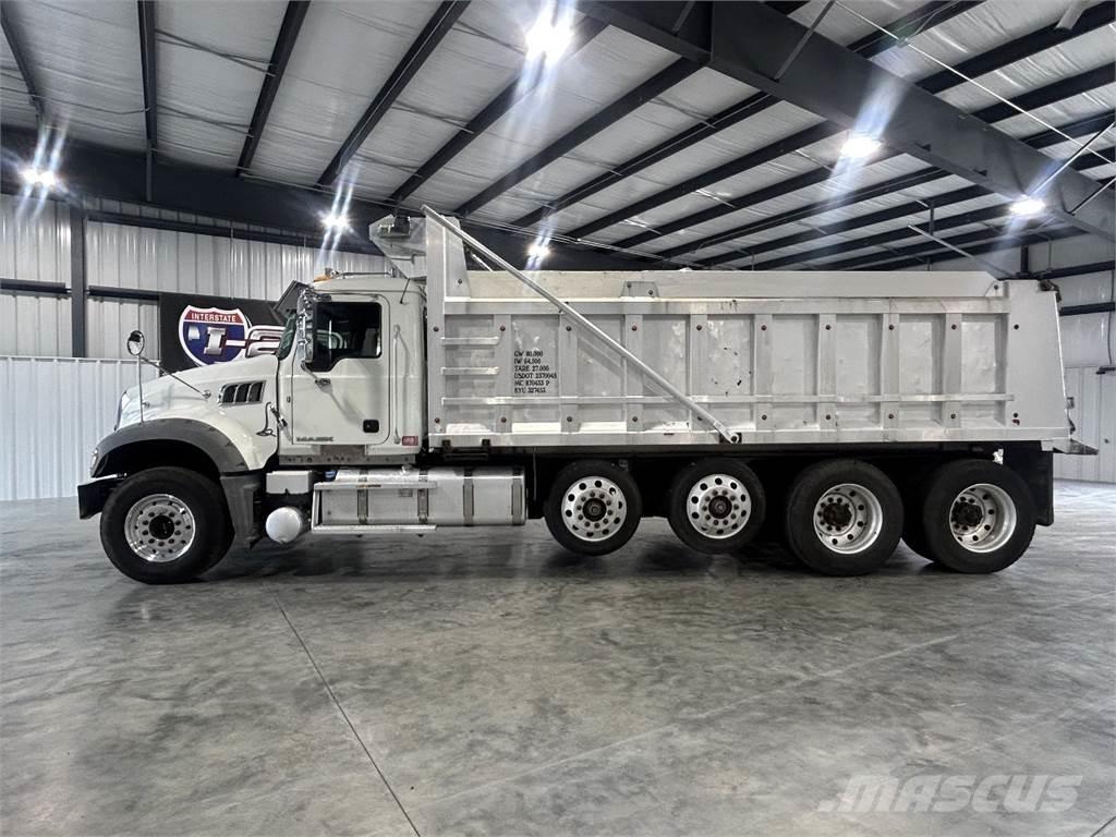 Mack GU713 Camion benne