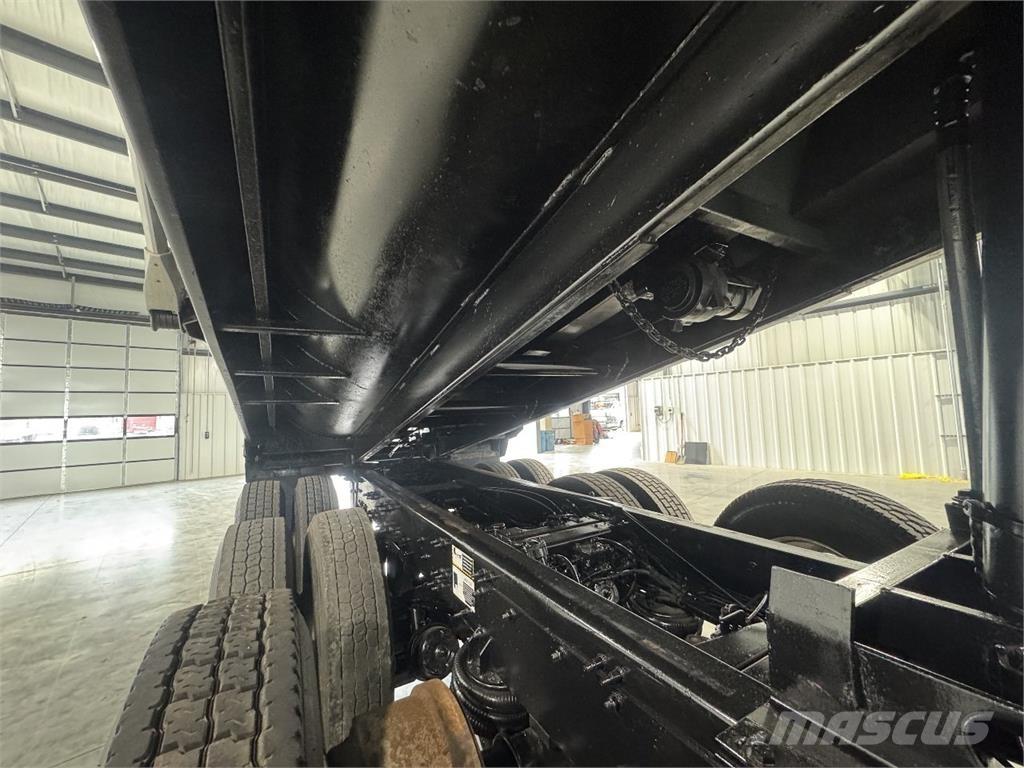 Mack GU713 Camion benne